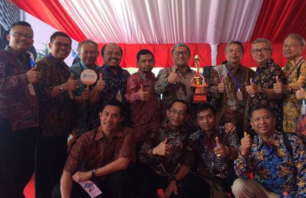 Jawa Barat Raih Penghargaan Budhipura
