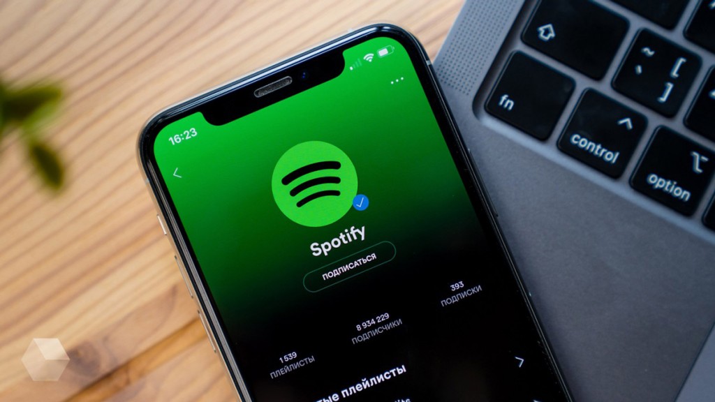 Cara Dengarkan Musik Tanpa Internet di Spotify