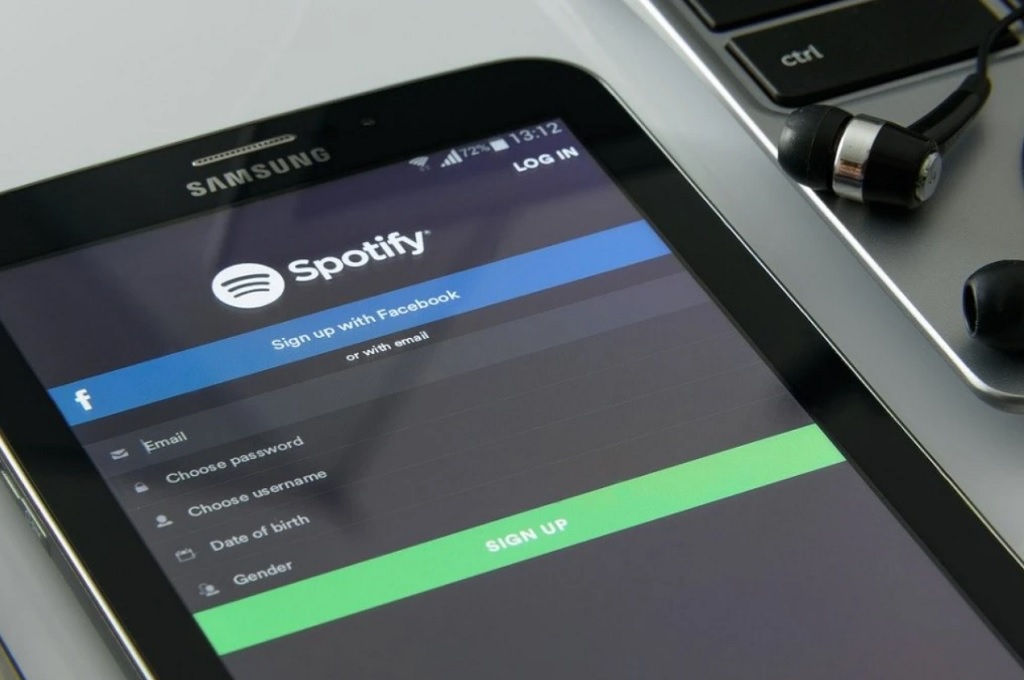Cara Sembunyikan dan Munculkan Lagu di Spotify Mobile