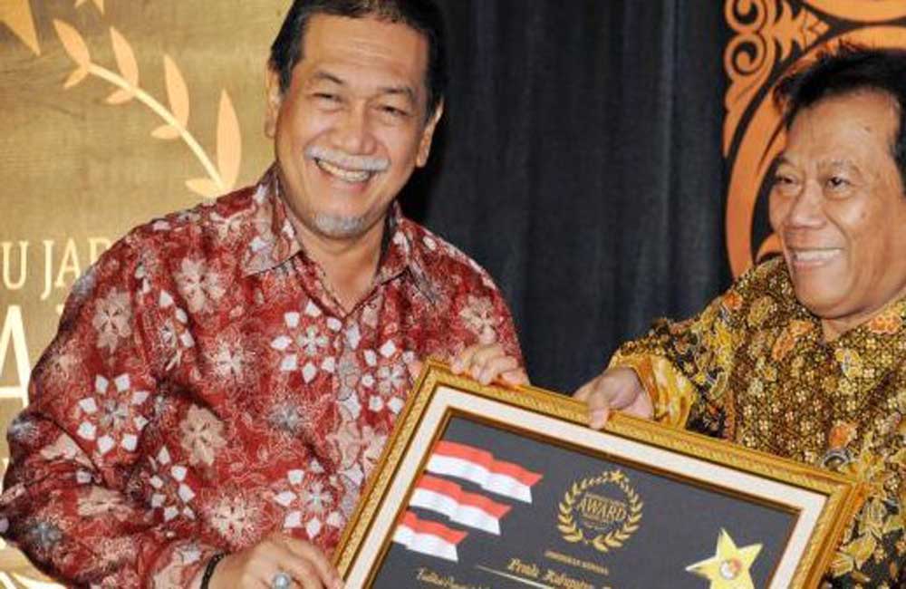 Gubernur Jabar Dapat Bawaslu Jabar Award 2017