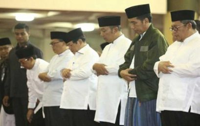 Jokowi Ikut Program Salat Subuh Berjemaah di Bandung