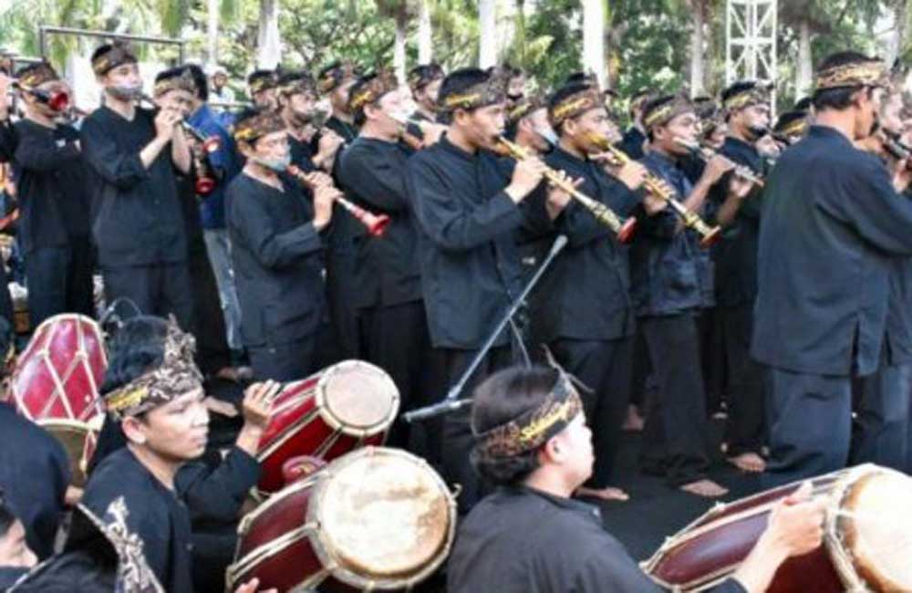 Peniup Terompet Sunda Masuk Rekor Muri