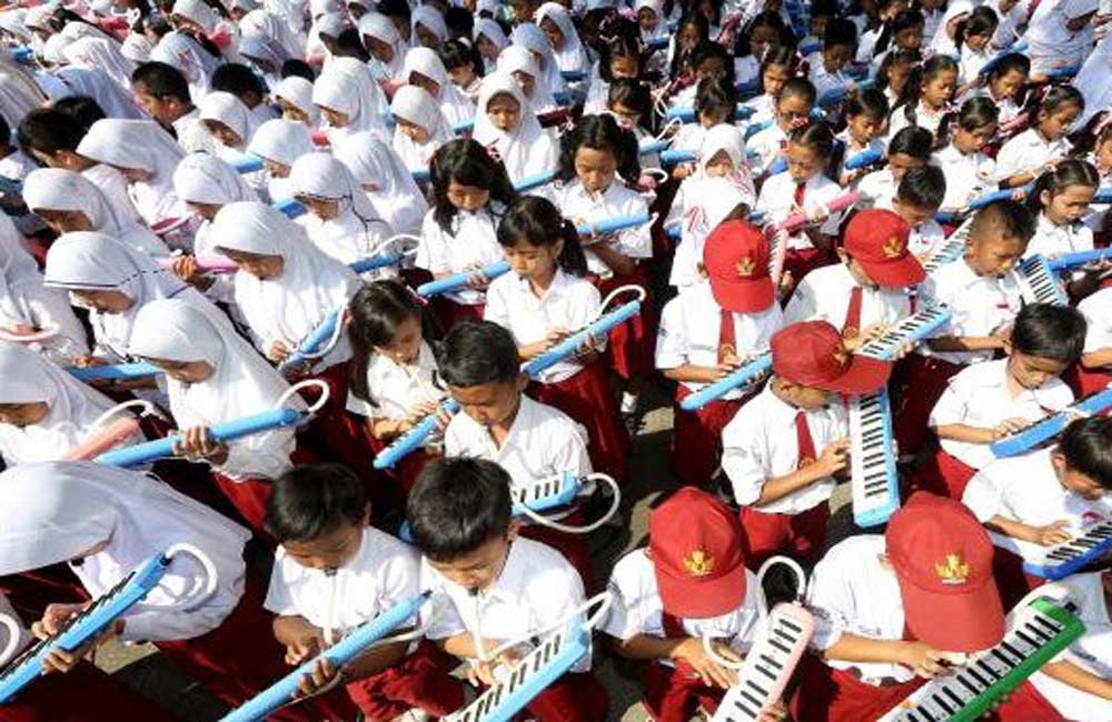 Kota Bandung Pecahkan Rekor Pianika