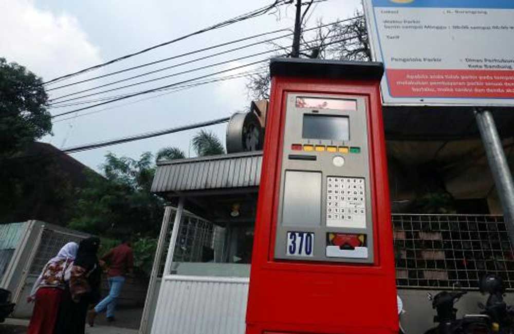 Mesin Parkir di Kota Bandung Gagal Pakai Operator