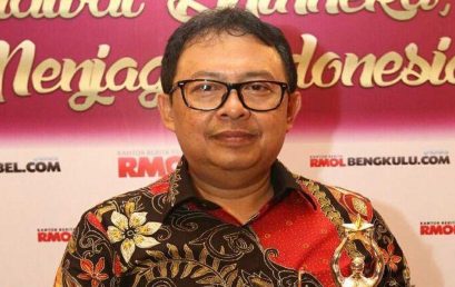 Sekda Kota Bandung Raih Golden Personality Award