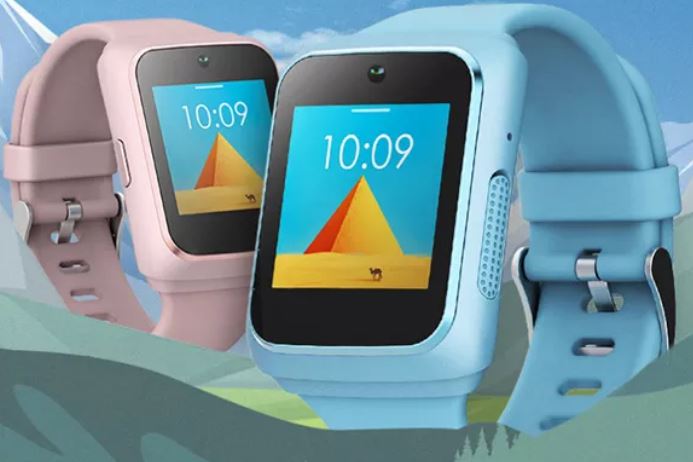 Mengawasi Anak-Anak Melalui Smartwatch Mengawasi Anak-Anak Melalui Smartwatch
