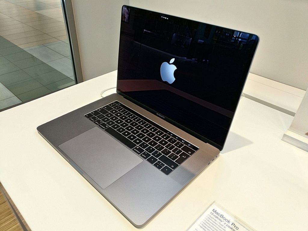 MacBook dan iPad Bakal Diproduksi di Indonesia