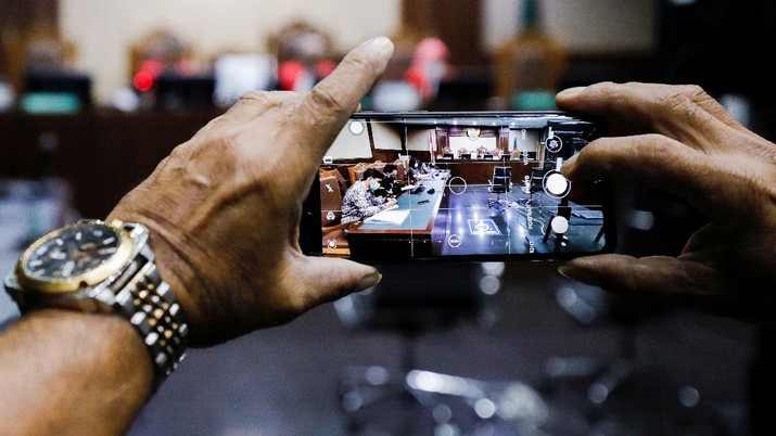 Penduduk 20 Negara Ini Kecanduan Smartphone, Indonesia Termasuk? Penduduk 20 Negara Ini Kecanduan Smartphone, Indonesia Termasuk?