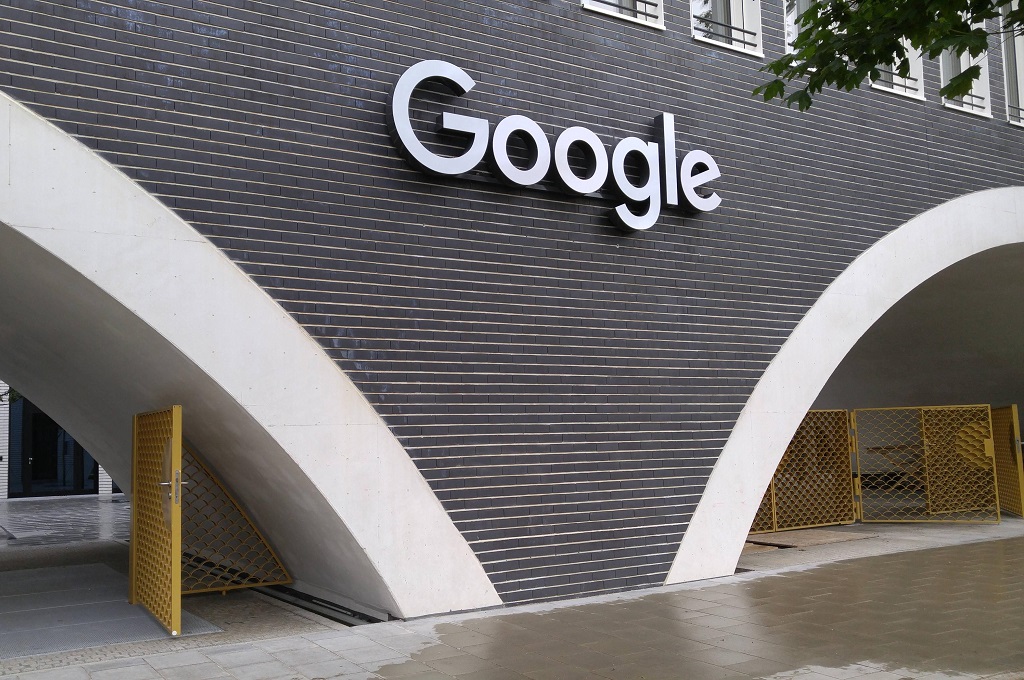 Google Diawasi KPPU Terkait Dugaan Monopoli Google Diawasi KPPU Terkait Dugaan Monopoli