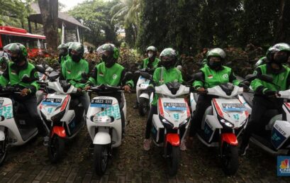 Tak Ada Payung Hukum, Ojol Grab-Gojek Profesi Ilegal?